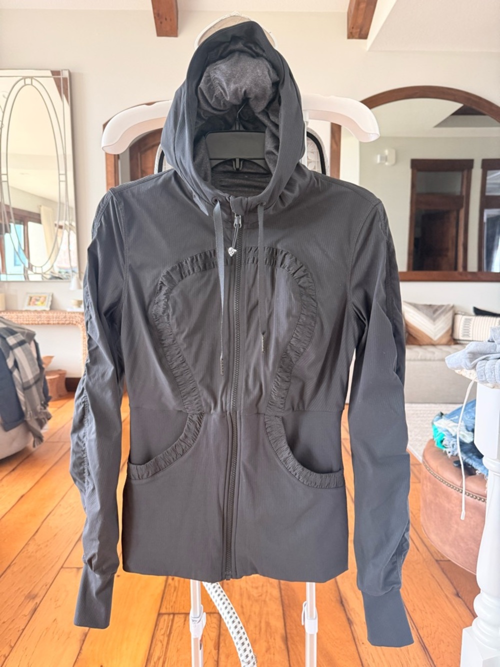 lululemon Define Jacket Hooded Nulu Ruched edition: Black size 4